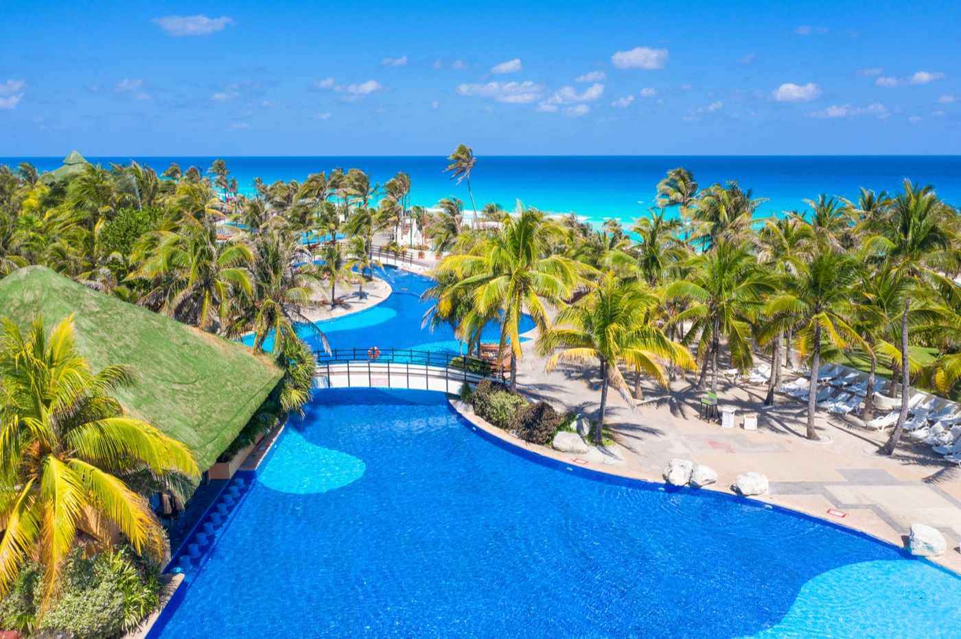 Panoramic View of Hotel Grand Oasis Cancun with ocean view