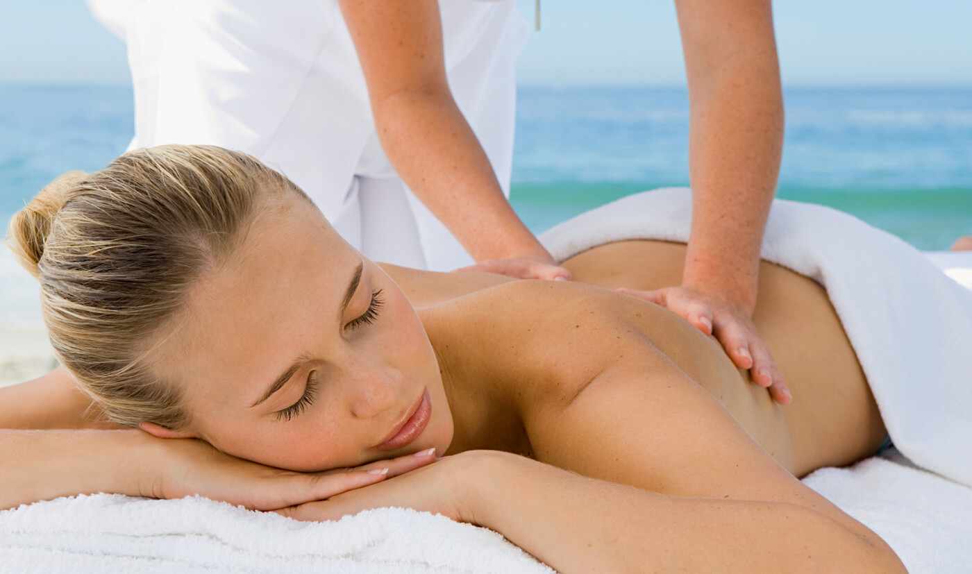 Couple enjoying Relaxing Massage at Hotel Grand Oasis Cancun