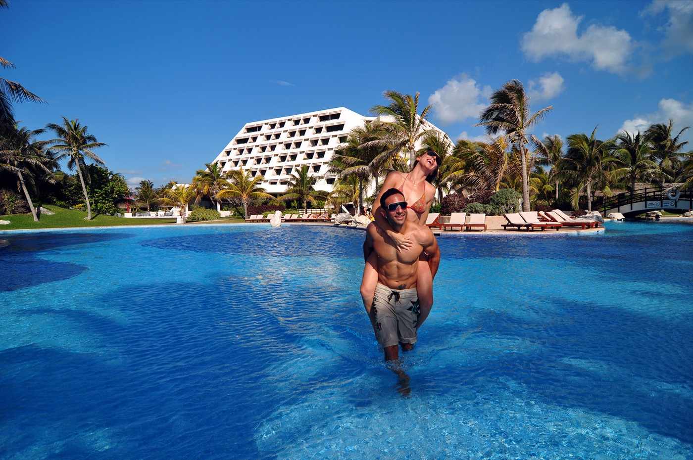 Panoramic image of 400mts pool at The Pyramid at Grand Oasis hotel