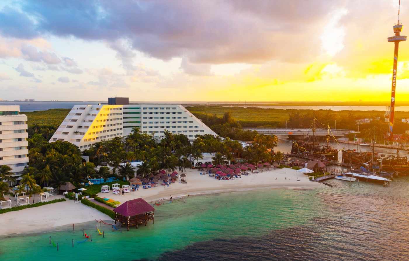 Panoramic Photo of Oasis Palm Hotel