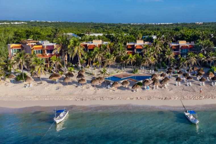 Standard room with two double beds and beautiful view in Grand Oasis Tulum hotel