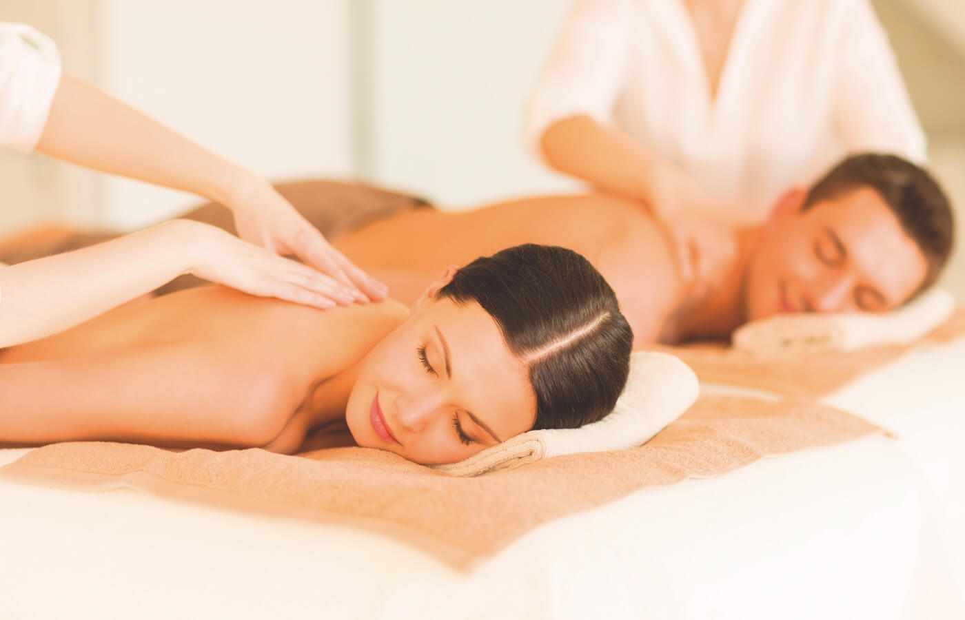 Couple enjoying a relaxing massage in Hotel Spa Oh! Cancun The Urban Oasis