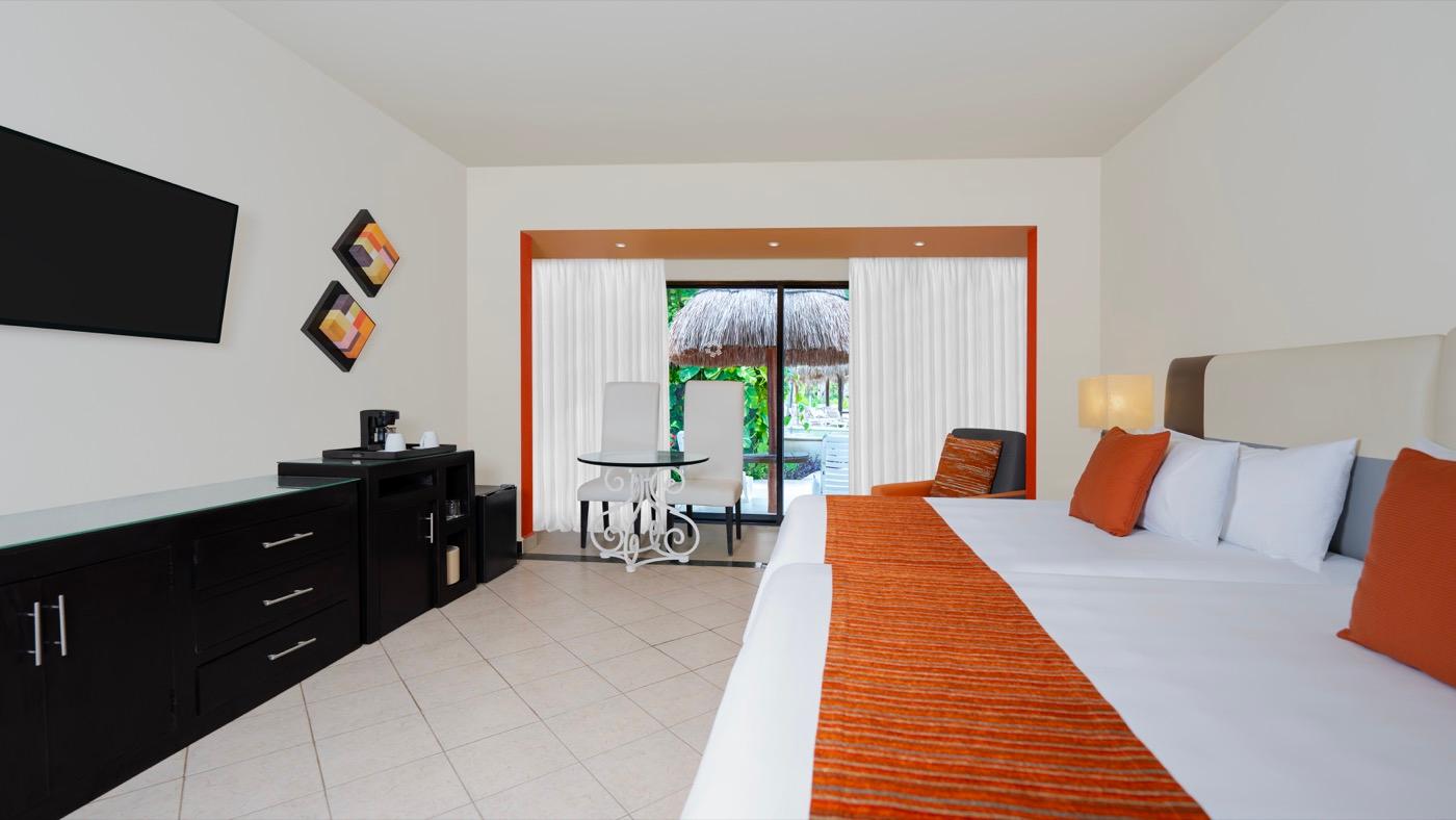 Habitacion Ocean con cama King Size y hermosa vista en Hotel Grand Oasis Tulum